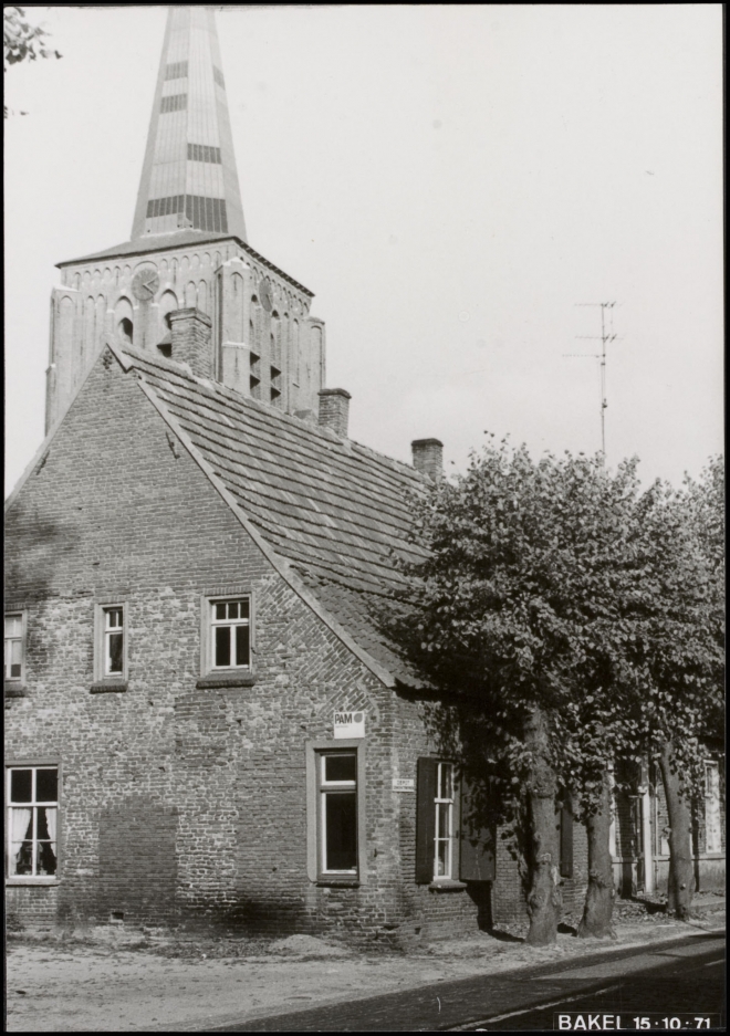 Bakel - Helmondsestraat-Pand van Tiel linkerzijde