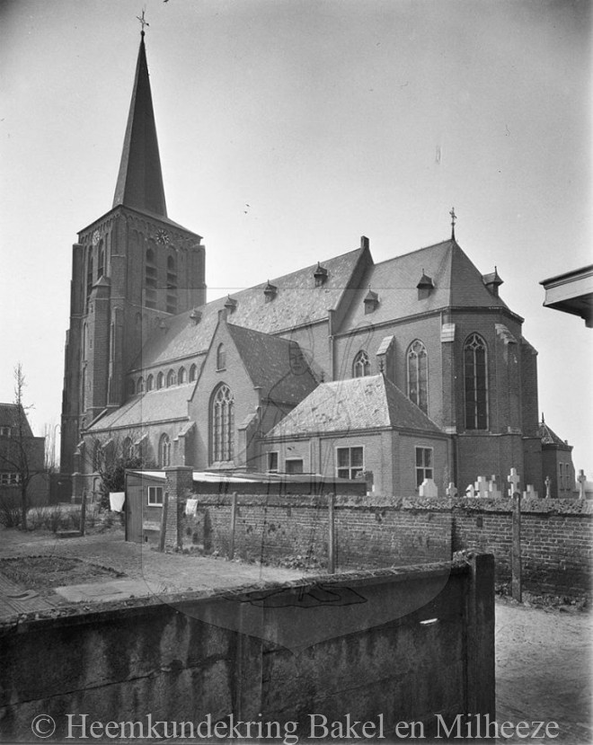 Bakel - bakel-kerk-vanuit-dorpsstrat