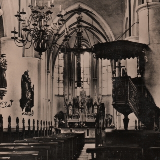 014-Interieur van de Willibrorduskerk, foto gemaakt in 1957.