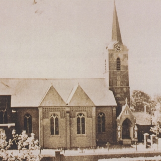 019-St.-Willibrorduskerk te Milheeze, voor de verbouwing van 1964. Jaartal 1963.