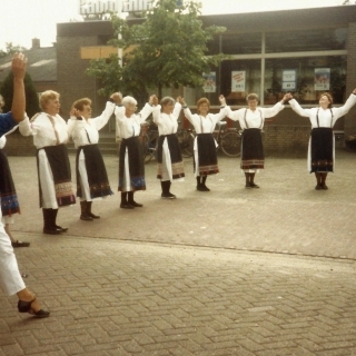 043-Volksdansgroep Milheeze, rond de jaren '70 in de vorige eeuw opgericht.