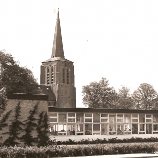 101-St.-Franciscusschool voor meisjes. Deze school grensde aan de Wilhelminastraat en Julianastraat in Bakel. De school werd gebouwd in 1966 en gesloopt in 2002.