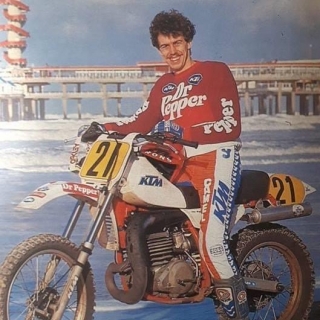 114-Kees van der Ven, succesvolle motorcrosser uit Bakel, was van 1977 tot 1992 actief en won 10 nationale titels.