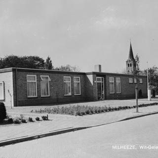 140-Dit Wit-Gele Kruisgebouw stond aan de Griensvenstraat in Milheeze en is gesloopt in 2003.