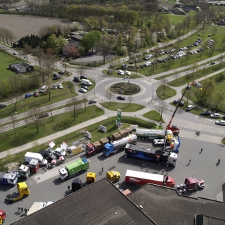 164-Chauffeursdag Milheeze wordt georganiseerd door chauffeursvereniging de Peeltruckers, opgericht in Milheeze in januari 1998. Men kan tijdens de chauffeursdag een kijkje nemen in de wereld van transport, met vele activiteiten voor het hele gezin