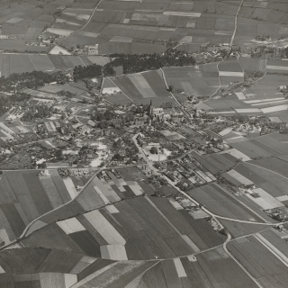 245-Luchtfoto Bakel van rond 1950.