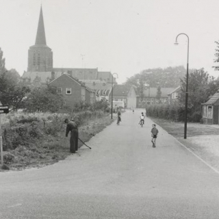 252-De Viltstraat in Bakel, gezien vanaf de Molenakkers. Foto uit 1965-1966.