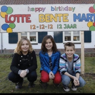 270-Op 12-12-12 je 12de verjaardag vieren is bijzonder, zeker als je een drieling bent. Het overkwam Lotte, Bente en Mart uit Milheeze.