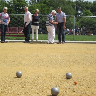 275-De Bakelse Jeu de Boulesclub ‘Du Tjut’ is opgericht in 1989. De club beschikt over een mooie buitenlocatie met 12 buitenbanen en ook nog 4 binnenbanen.