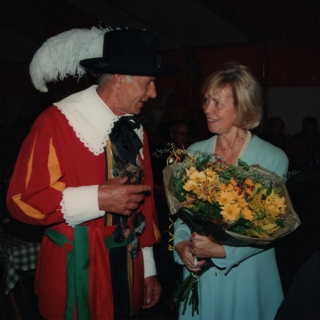 299-Kapitein Marius Sleegers met beschermvrouwe mevrouw Koppens.