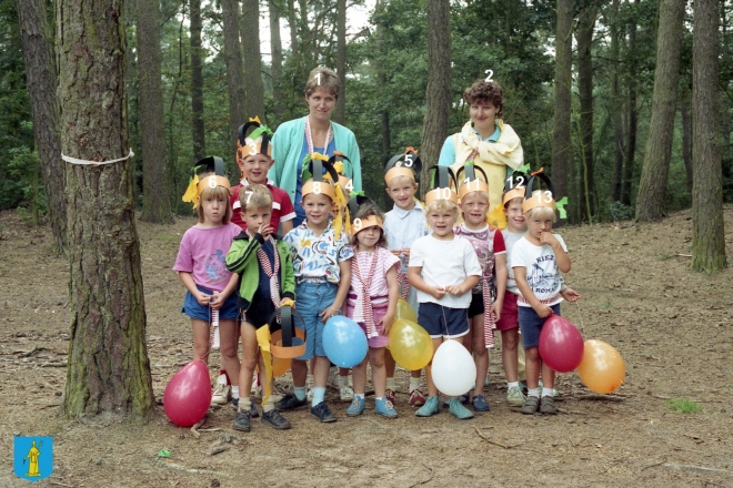 kvw-01-kleuters-groot||https://www.heemkundekringbakelenmilheeze.nl/files/images/kindervakantieweek-1987/kvw-01-kleuters-groot_128.jpg?t=1686390271