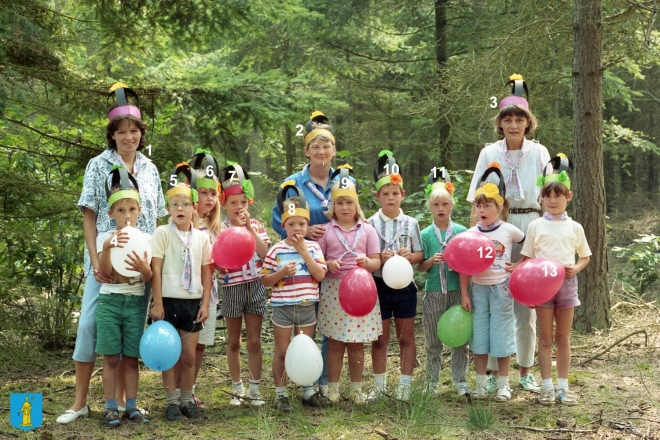 kvw-04-kleuters-groot||https://www.heemkundekringbakelenmilheeze.nl/files/images/kindervakantieweek-1987/kvw-04-kleuters-groot_128.jpg?t=1686390274