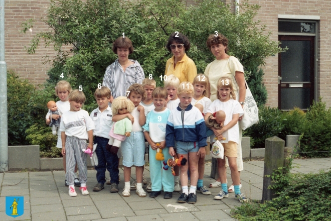 kvw-06-kleuters-groot||https://www.heemkundekringbakelenmilheeze.nl/files/images/kindervakantieweek-1987/kvw-06-kleuters-groot_128.jpg?t=1686390314