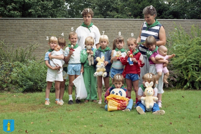 kvw-07-kleuter-groot||https://www.heemkundekringbakelenmilheeze.nl/files/images/kindervakantieweek-1987/kvw-07-kleuter-groot_128.jpg?t=1686390315