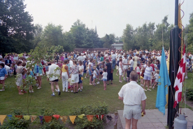 kvw-1988-001-opening-08-augustus||https://www.heemkundekringbakelenmilheeze.nl/files/images/kindervakantieweek-1988/kvw-1988-001-opening-08-augustus_128.jpg?t=1690028222