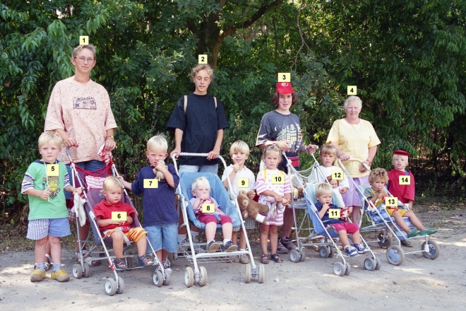 kvw-creche-b||https://www.heemkundekringbakelenmilheeze.nl/files/images/kindervakantieweek-1995/kvw-creche-b_128.jpg?t=1705958971