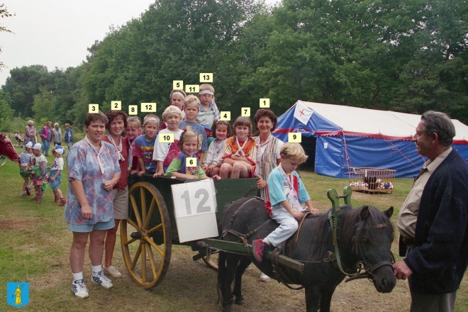 1996-12-b-||https://www.heemkundekringbakelenmilheeze.nl/files/images/kindervakantieweek-1996/1996-12-b-_128.jpg?t=1706127199