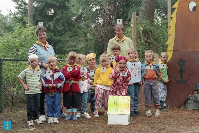 kvw-1998-15-1620x1080||https://www.heemkundekringbakelenmilheeze.nl/files/images/kindervakantieweek-1998/kvw-1998-15-1620x1080_128.jpg?t=1730803713