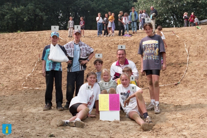 kvw-1998-56-1619x1080||https://www.heemkundekringbakelenmilheeze.nl/files/images/kindervakantieweek-1998/kvw-1998-56-1619x1080_128.jpg?t=1730801723