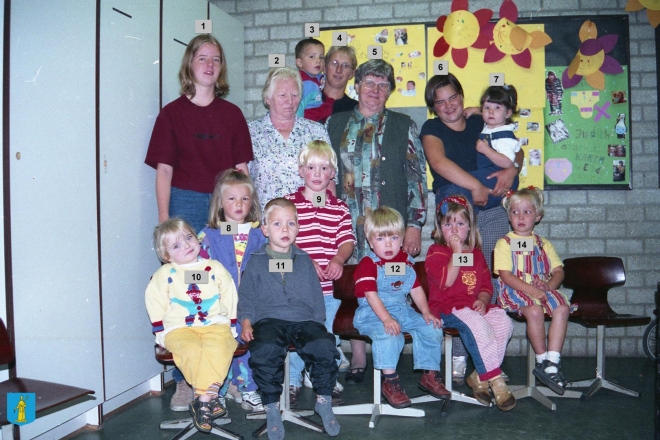 kvw-1998-creche-1620x1080||https://www.heemkundekringbakelenmilheeze.nl/files/images/kindervakantieweek-1998/kvw-1998-creche-1620x1080_128.jpg?t=1730801676