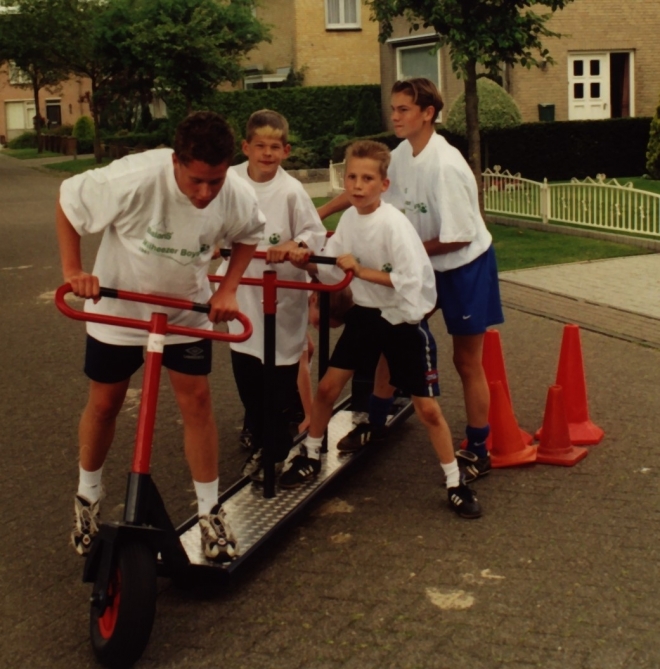 mb-60-105||https://www.heemkundekringbakelenmilheeze.nl/files/images/milheezer-boys-60/mb-60-105_128.jpg