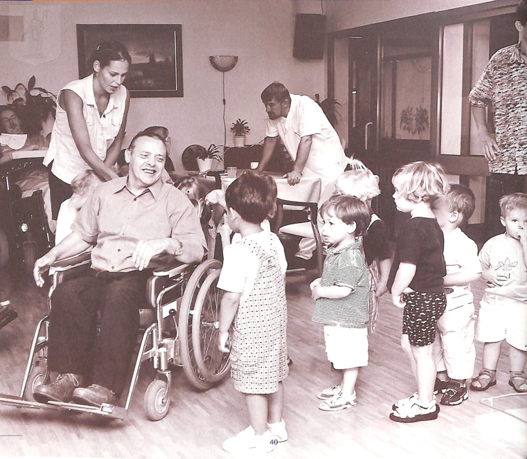50jr-st-jozefsheil-blz-40||https://www.heemkundekringbakelenmilheeze.nl/files/images/sint-jozefsheil-50-jaar/50jr-st-jozefsheil-blz-40_128.png