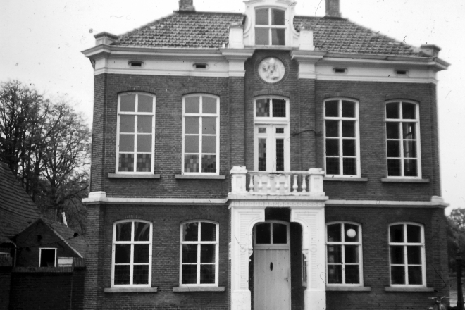 50-jaar-bevrijd--01||https://www.heemkundekringbakelenmilheeze.nl/files/images/we-wisten-niet-wat-oorlog-was-50-jaar-bevrijd/50-jaar-bevrijd--01_128.jpg